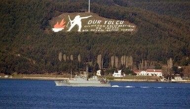 Çanakkale Boğazı'ndan peş peşe savaş gemileri geçti