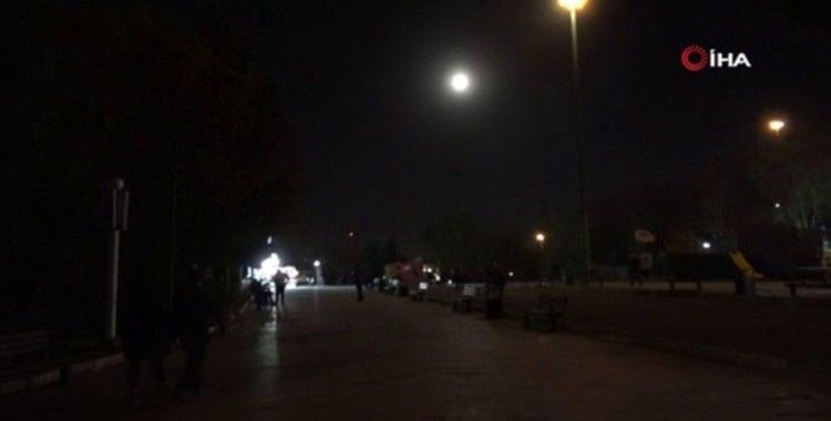Yılın ilk "Süper Solucan Ay’ı” Tahran’da görüldü