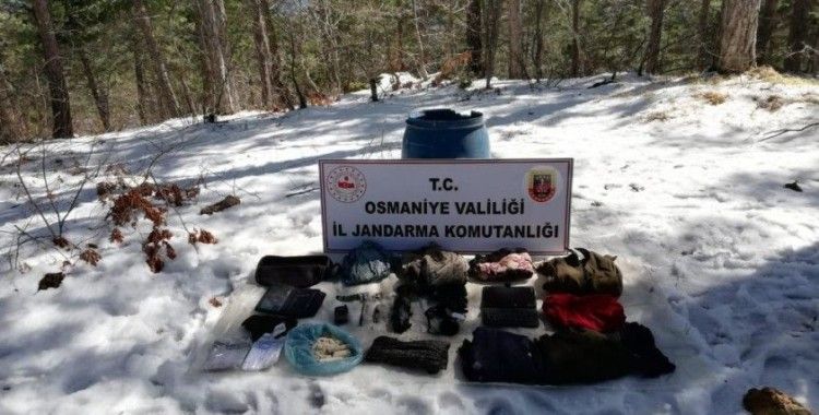 Amanoslarda PKK'nın sığınağında patlayıcı madde ve termal kamera ele geçirildi