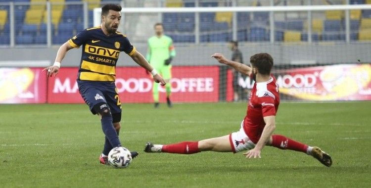 Süper Lig: Medipol Başakşehir: 3 - Yeni Malatyaspor: 1 (Maç sonucu)