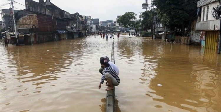 Endonezya'daki sel ve heyelan felaketinde can kaybı 70’e yükseldi