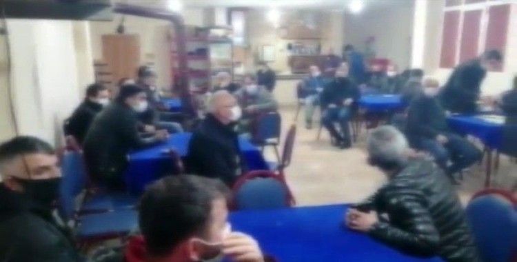 Üsküdar'da kısıtlama gününde kahvehanede toplanan 24 kişiye polis baskını