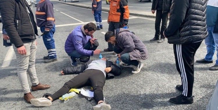  İstanbul’da feci kaza: Motosikletli kadın kurye takla attı