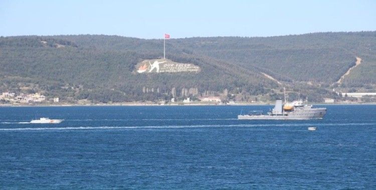 Romanya mayın arama gemisi Çanakkale Boğazı'ndan geçti
