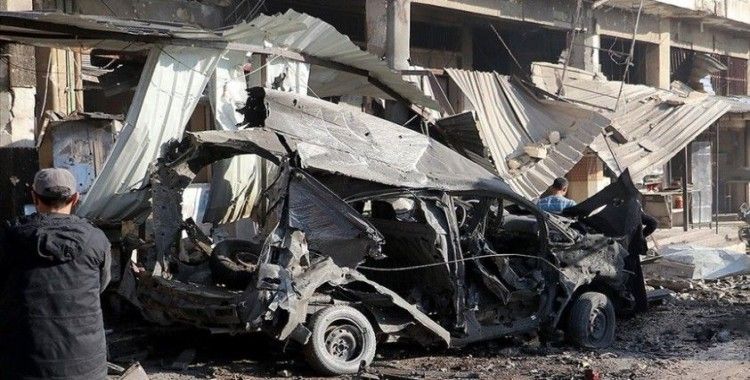 Esed rejiminin İdlib'de bir araca düzenlediği saldırıda 4 sivil öldü