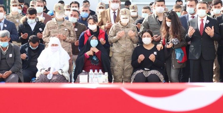 Siirt'te terör örgütü PKK'ya yönelik operasyonda şehit olan asker için tören