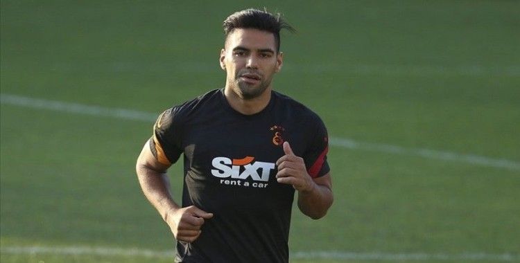 Galatasaray'da Radamel Falcao'nun yüzünde kırık tespit edildi