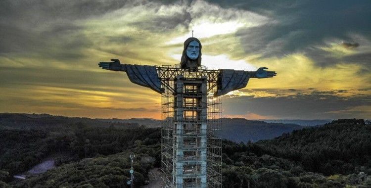 Brezilya'ya 'Kurtarıcı İsa' heykelinden daha uzun bir İsa heykeli inşa ediliyor
