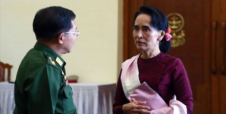 Arakan Rohingya Birliği Başkanı Uddin, ordunun Suu Çii'yi tuzağa düşürdüğünü söyledi