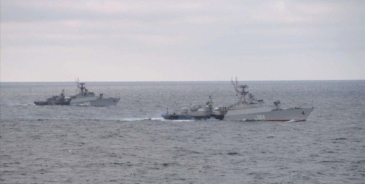 Rusya'nın 15 savaş gemisini Karadeniz'e gönderdiği açıklandı