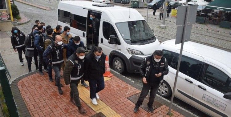FETÖ'nün TSK ve emniyet yapılanmasına yönelik İzmir merkezli operasyonda 27 şüpheli tutuklandı