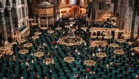 Ayasofya-i Kebir Camisi'nde ramazanın ilk cuması Kovid-19 önlemleriyle kılındı