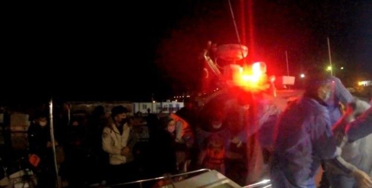 Çanakkale açıklarında 18 göçmen ölümden döndü