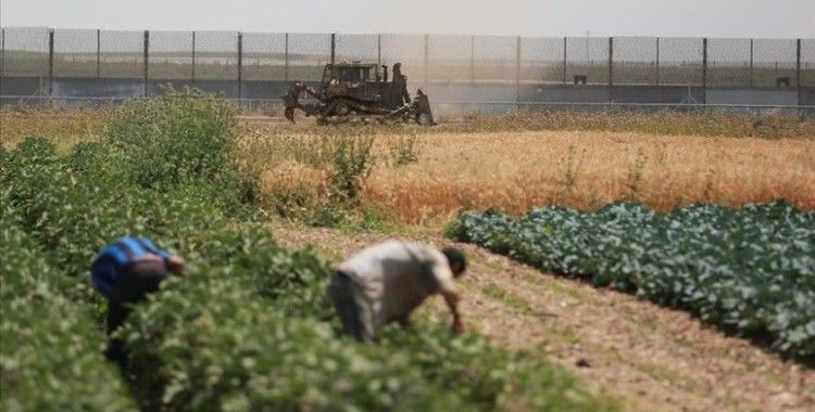 İsrail askeri araçları Gazze sınırını geçerek Filistinlilere ait arazileri tahrip etti