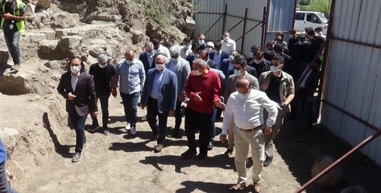 Diyarbakır'ın 50 yıldır kapalı olan tarihi 'Fetih Kapısı' açıldı
