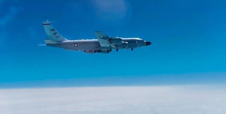 Rus savaş uçağı, Pasifik'te ABD keşif uçağını engelledi