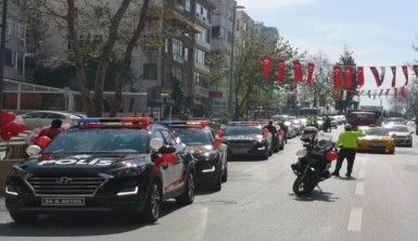 İstanbul'da polis korteji eşliğinde 23 Nisan coşkusu