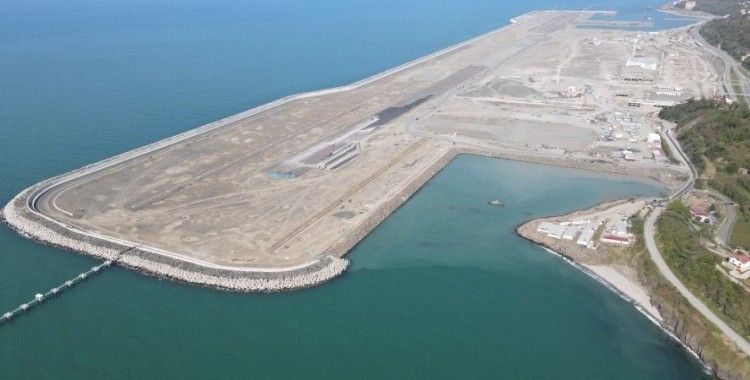 Rize-Artvin Havalimanı’na 29 Ekim’de ilk uçağın inmesi için çalışmalar sürüyor