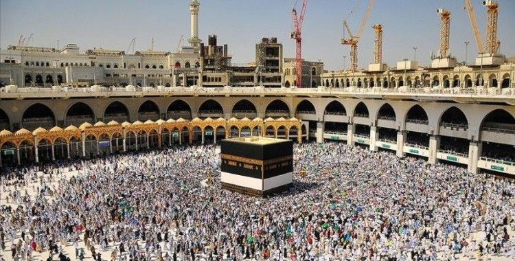 Ramazan ayının ilk on gününde Mescid-i Haram'ı umre ve namaz için 1,5 milyon kişi ziyaret etti