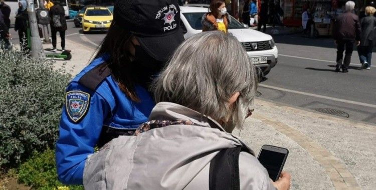 Kadıköy’de polis ekiplerinden kadınlara "KADES" bilgilendirmesi