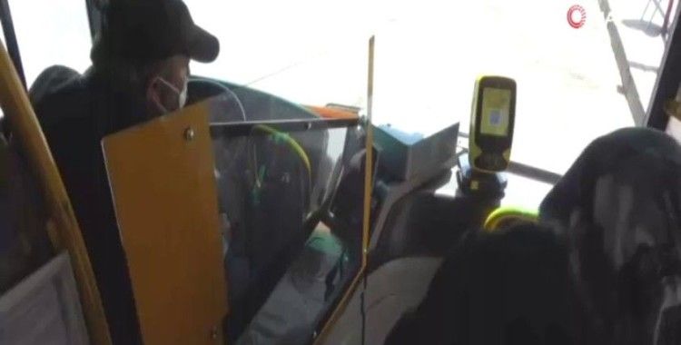 Otobüste HES kodu olmayan iki yaşlı kadın ile otobüs şoförü tartıştı