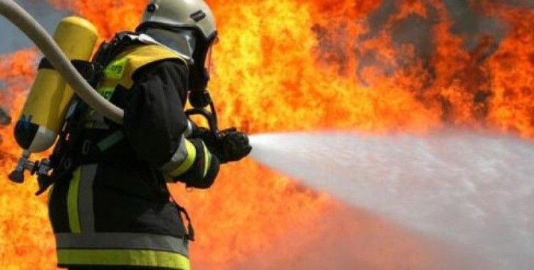 Ataşehir'deki sanayi sitesinde yangın paniği