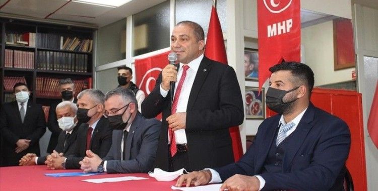 İYİ Parti'den istifa eden Alaşehir İlçe Başkanı ve 14 parti yöneticisi MHP'ye katıldı