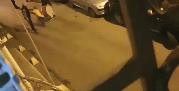 Şişli'de sahur vakti davulculara bıçaklı saldırı kamerada