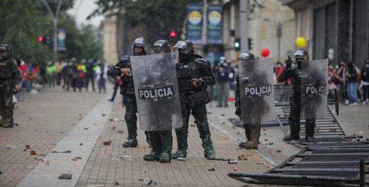 Kolombiya'da binlerce kişi hükümet karşıtı protestolar düzenledi