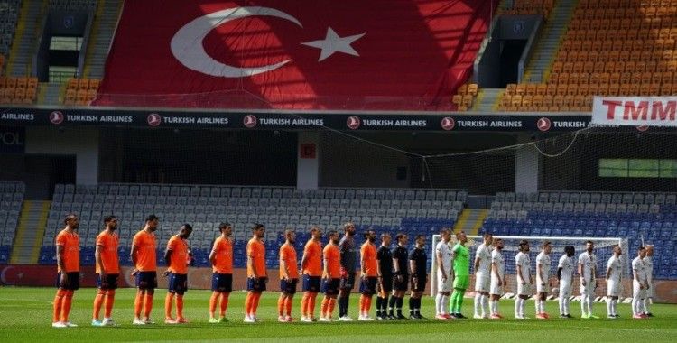 Süper Lig: Medipol Başakşehir: 0 - MKE Ankaragücü: 1 (İlk yarı)