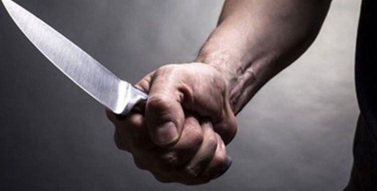 Eşini mesaj atarak taciz eden kişiyi 10 yerinden bıçakladı