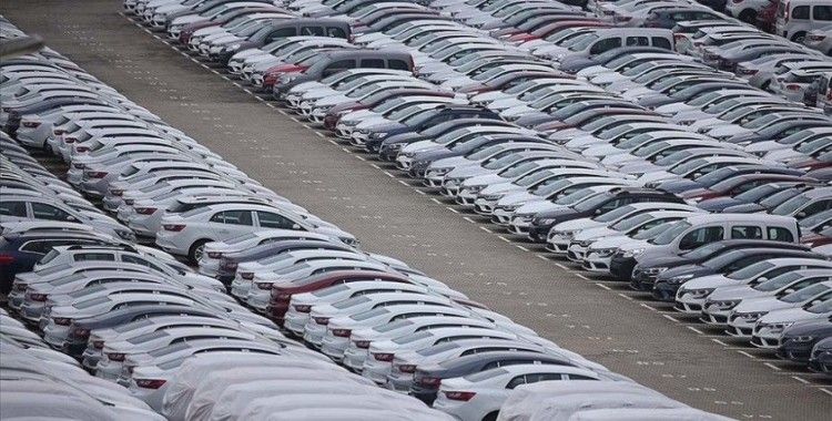 Otomobil ve hafif ticari araç satışları nisanda yüzde 132,4 arttı