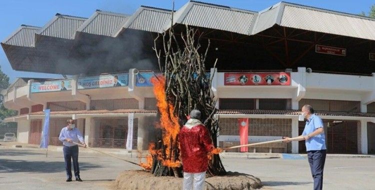 Edirne'de geleneksel Kakava Ateşi sembolik olarak yakıldı