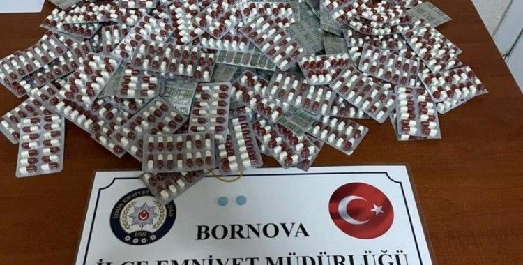 İzmir'de bekçinin dikkati binlerce uyuşturucu hapı ortaya çıkardı