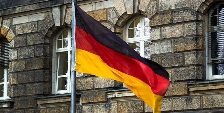 Almanya hükümeti İsrail'in şiddetini kınamaktan kaçındı
