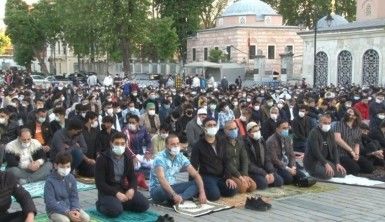 Ayasofya Camii'nde 87 yıl sonra ilk kez Ramazan Bayramı namazı kılındı