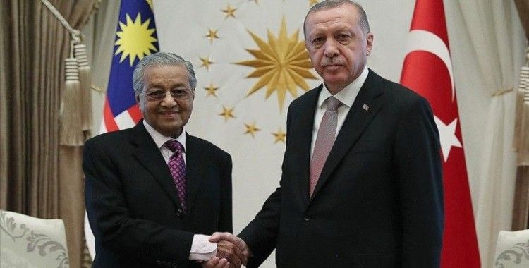 Cumhurbaşkanı Erdoğan, eski Malezya Başbakanı Muhammed ile telefonda görüştü