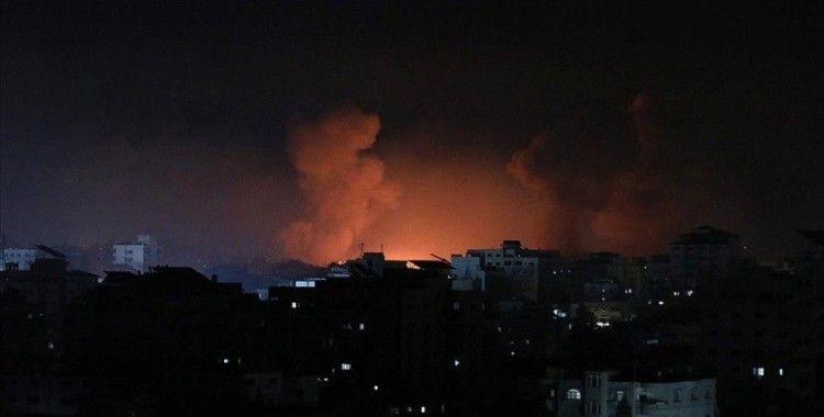 İsrail Gazze Şeridi'nde bakanlık binalarını bombaladı