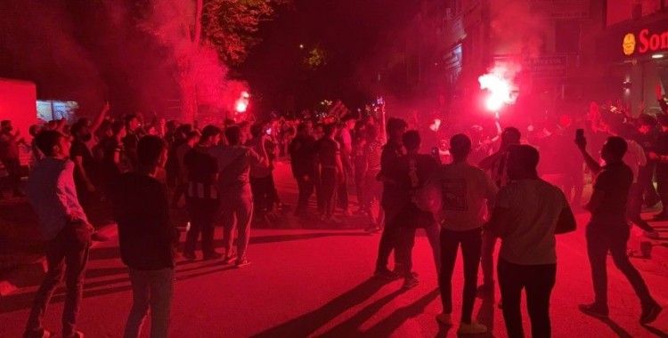 Bursa’da kısıtlamaya rağmen şampiyonluk kutlaması