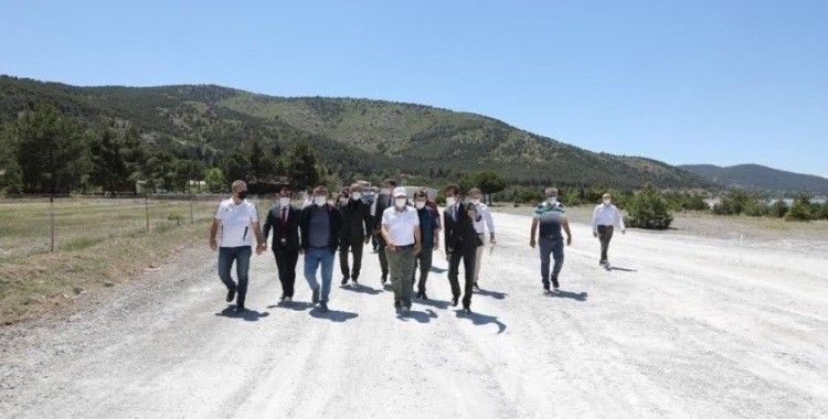 Vali Arslantaş, Salda Gölü’nde incelemelerde bulundu