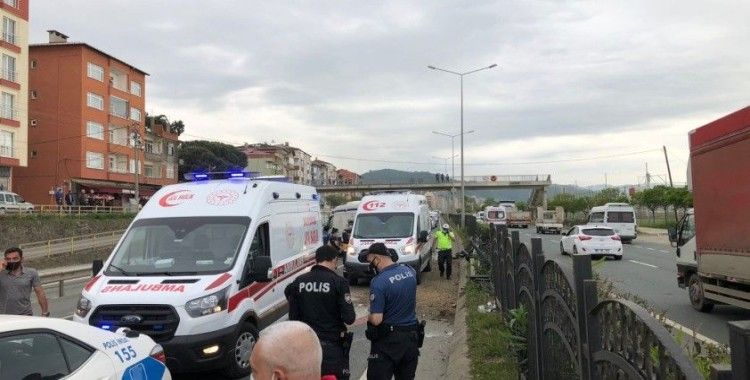Ambulans kaza yaptı: 4 yaralı