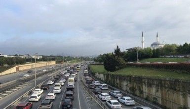 17 günlük tam kapanma sonrası İstanbul'da trafik yoğunluğu