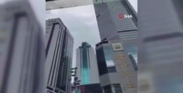 Çin’de sallanan 355 metrelik gökdelen korkuttu