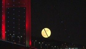 'Süper Çiçek Kanlı Ay' tutulması böyle görüntülendi