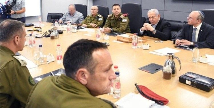 İsrail'de Bennett, koalisyon hükümeti kurmak için Netanyahu karşıtı bloğa katılacağını açıkladı