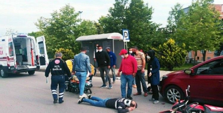 Samsun'da motosiklet otomobile çarptı: 2 yaralı