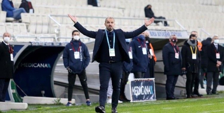 Bursaspor'da Teknik Direktör Mustafa Er'in sözleşmesi bugün sona eriyor
