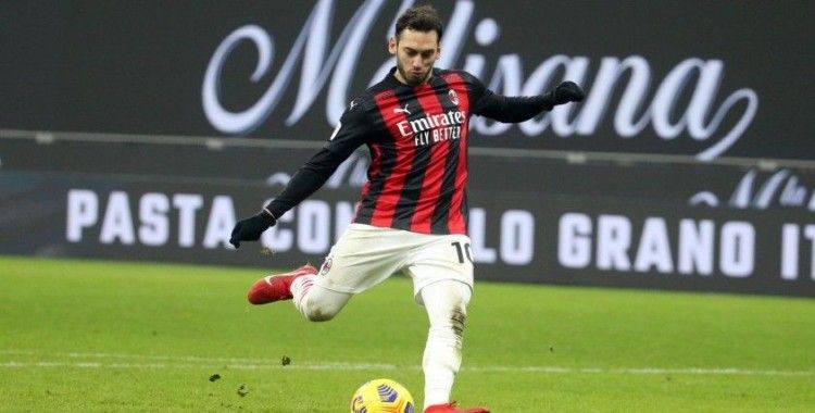 Milan'dan Hakan Çalhanoğlu'na yeni teklif