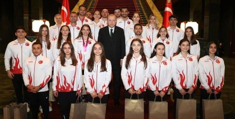 Cumhurbaşkanı Erdoğan'dan şampiyonalarda madalya alan cimnastikçilerle ilgili paylaşım