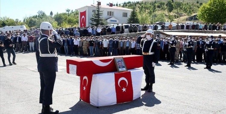 Bitlis'te şehit güvenlik korucusu için tören düzenlendi